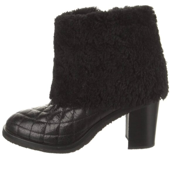 CHANEL 2014 Interlocking CC Black Fur-Lined Boots – Size 6 - Picture 1 of 11